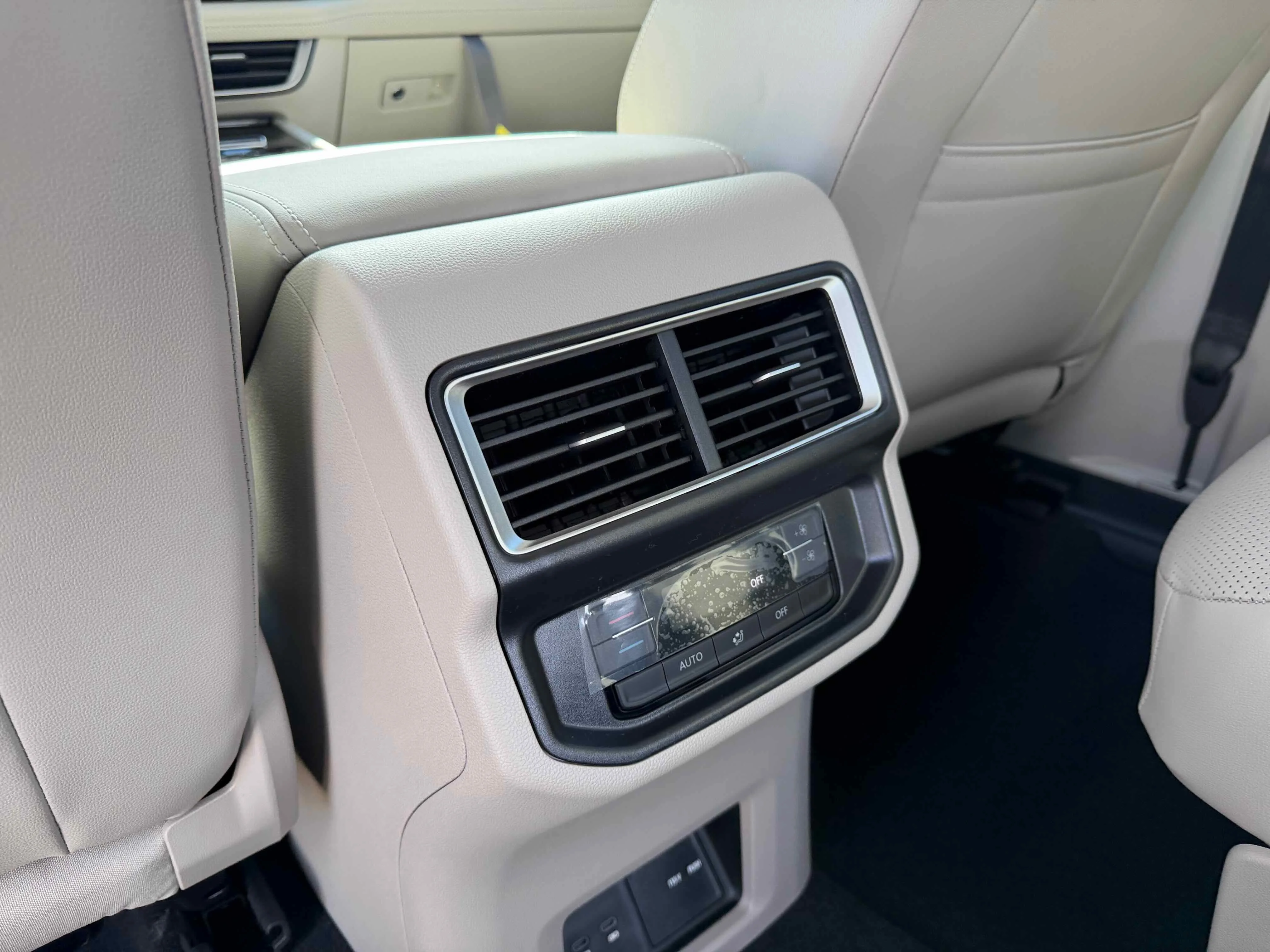 New 2026 Deep Black Volkswagen 2.0T SE w/Technology image 30