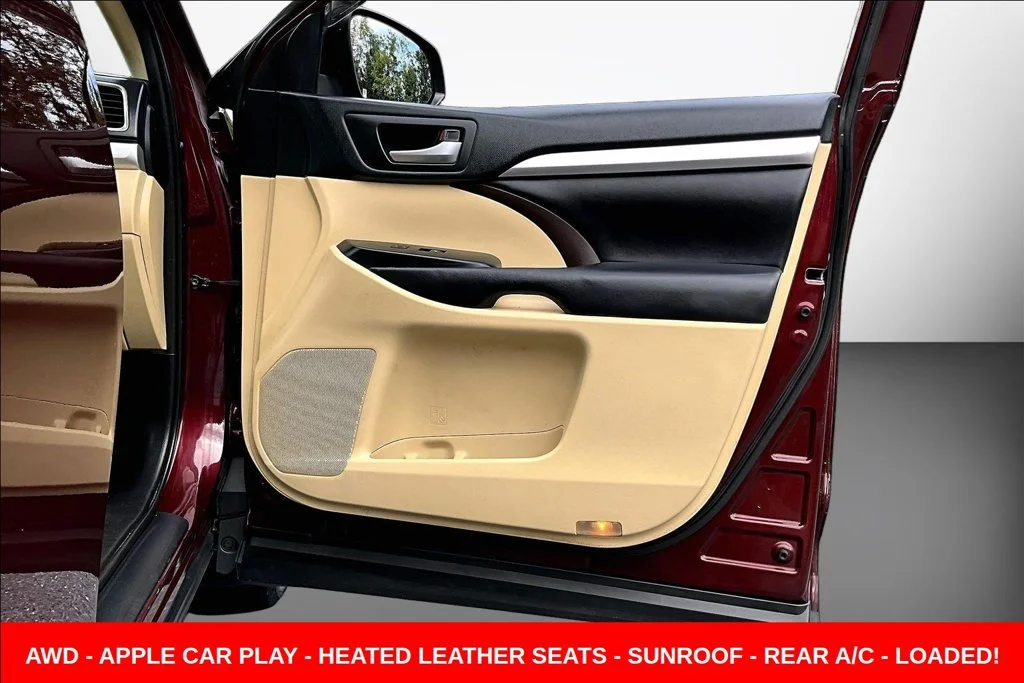 Used 2019 Red Toyota XLE image 35