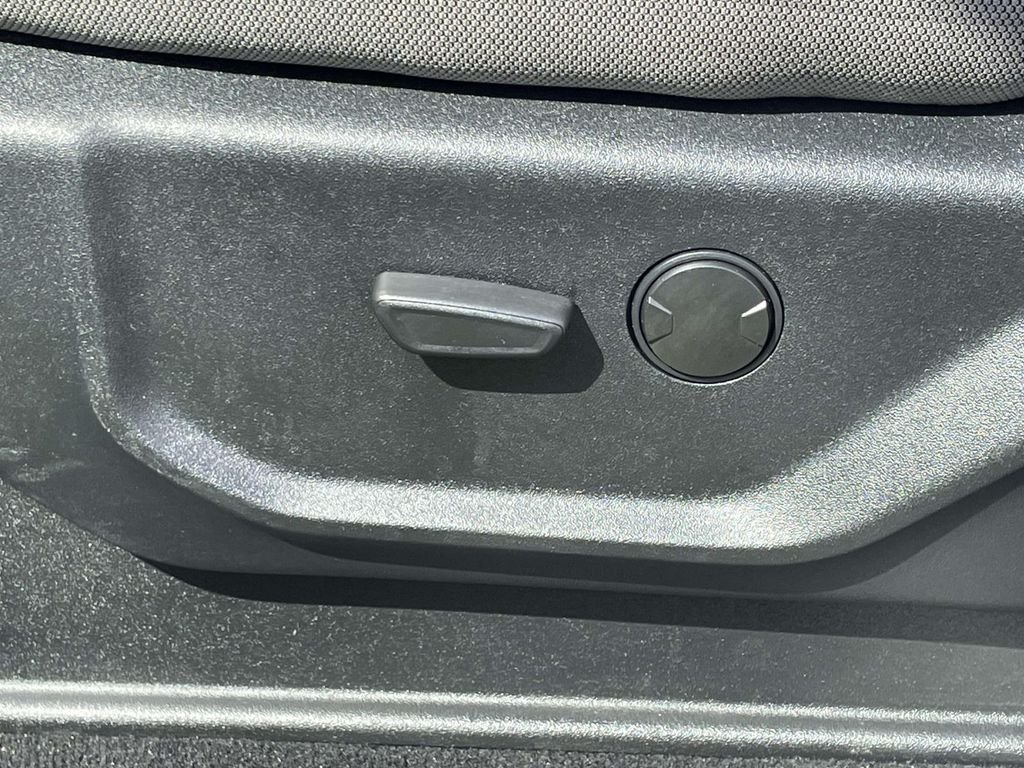 Used 2021 Silver Ford XLT image 17