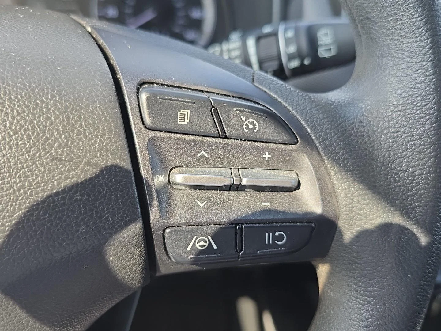Used 2022 Lunar White Hyundai SEL image 13