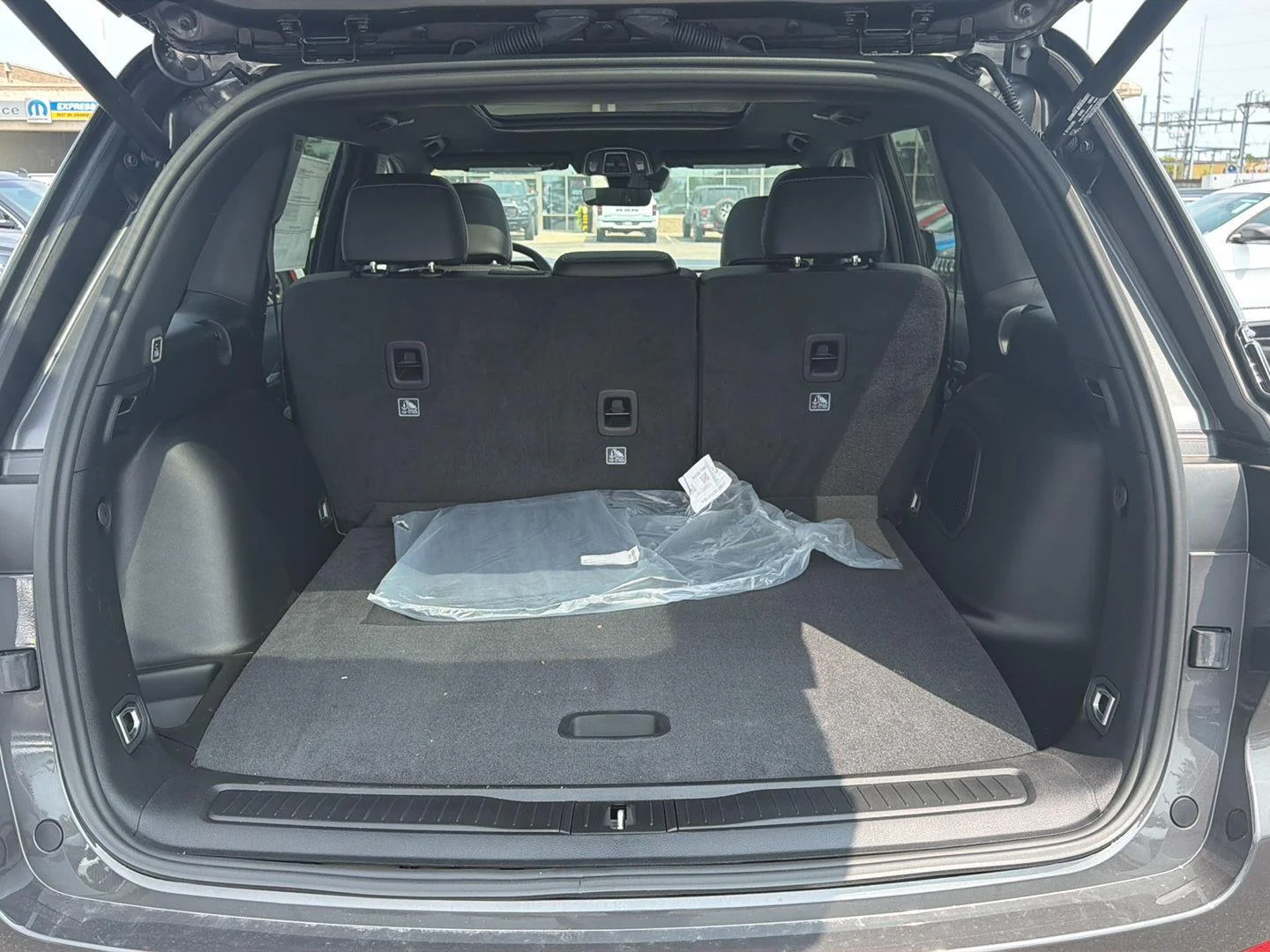 New 2026 Baltic Gray Metallic Clearcoat Jeep Limited image 21