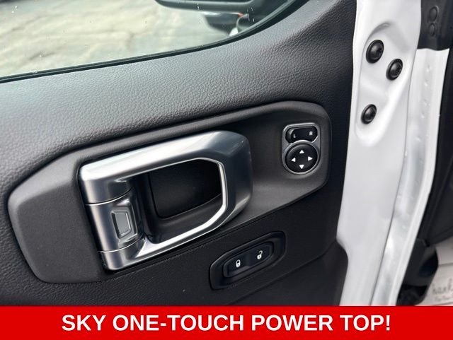 Used 2023 White Jeep Sahara image 18