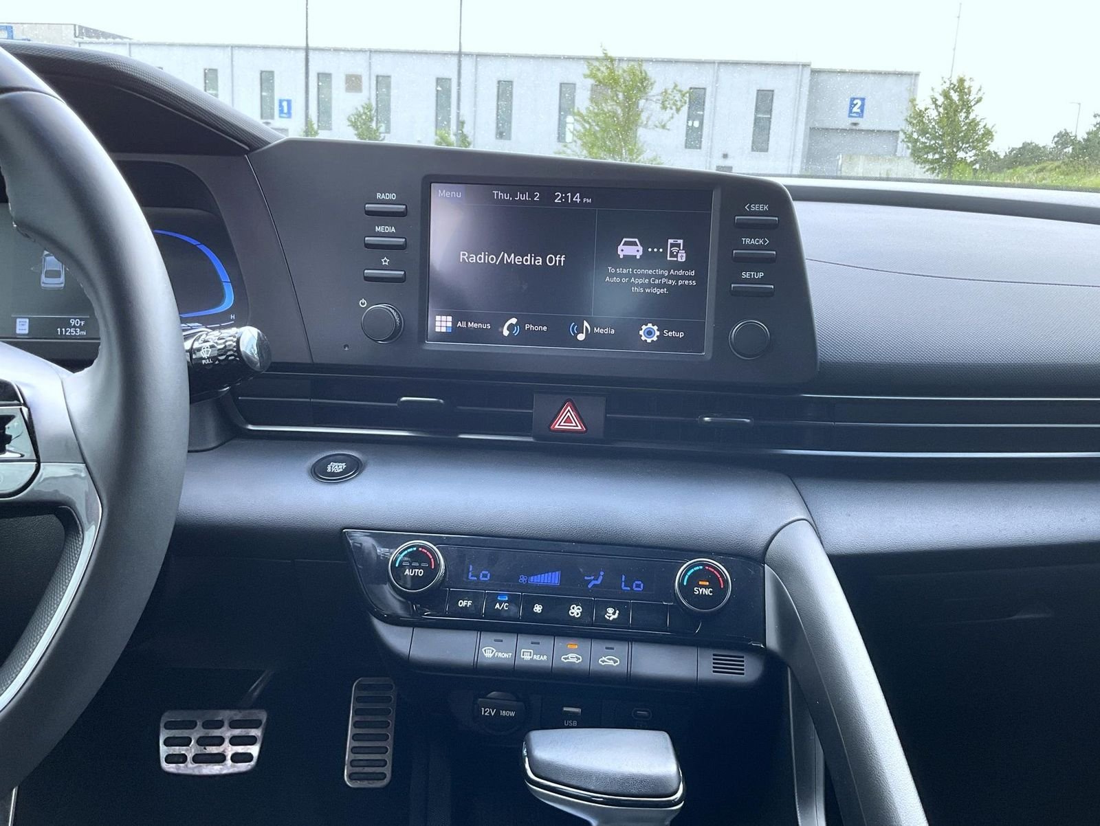 2025 Hyundai Elantra SEL - Photo 13