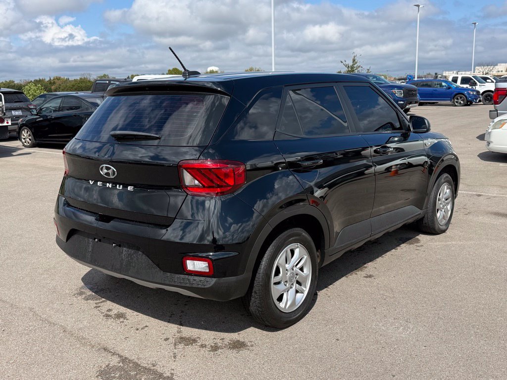 Used 2025 Black Hyundai SE image 18