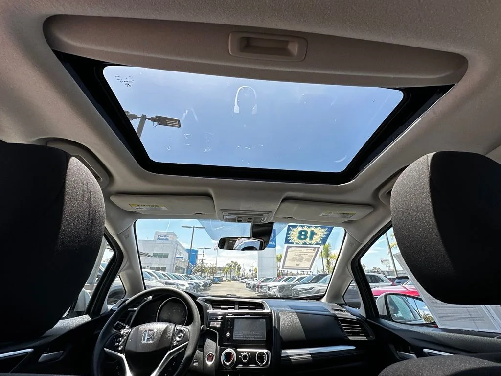 Used 2018 Silver Honda EX image 18
