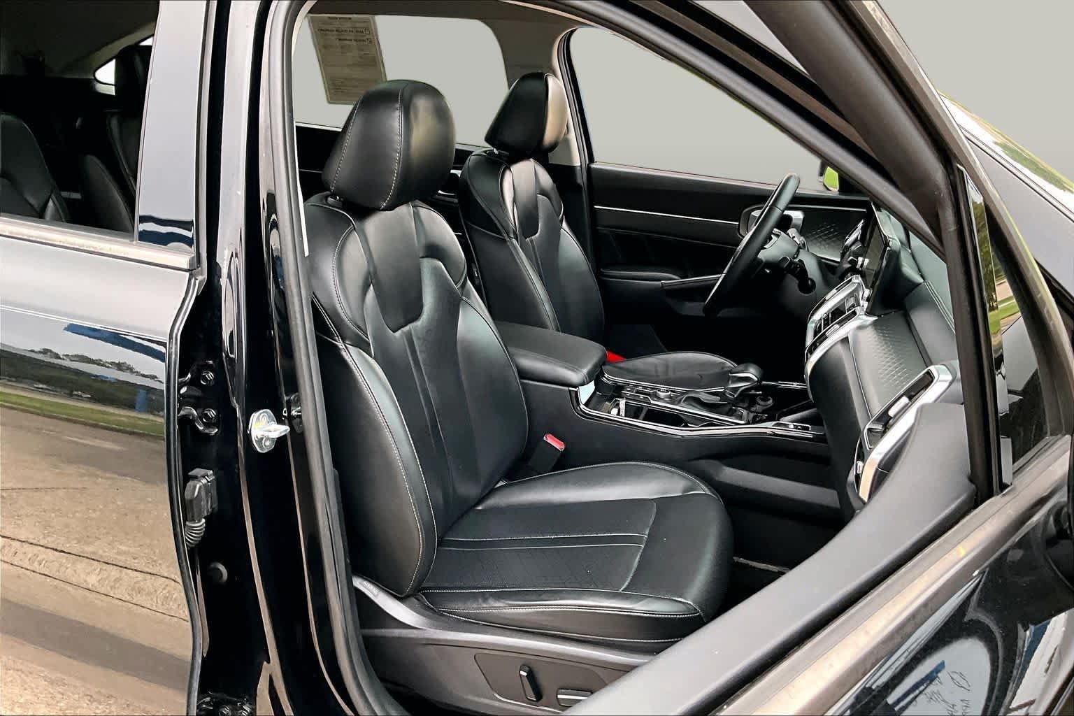 Used 2022 Ebony Black Kia SX image 9