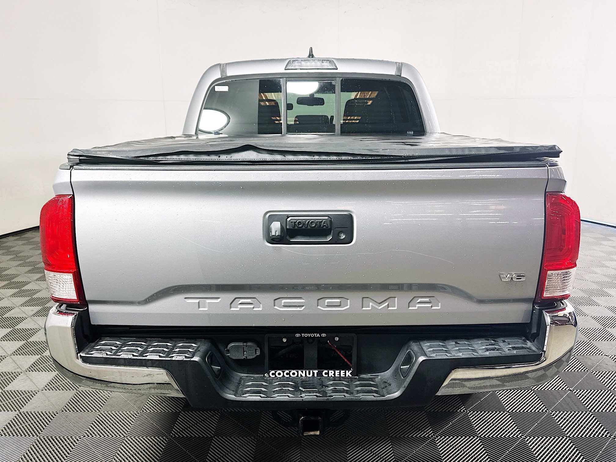 2017 Toyota Tacoma thumbnail 6