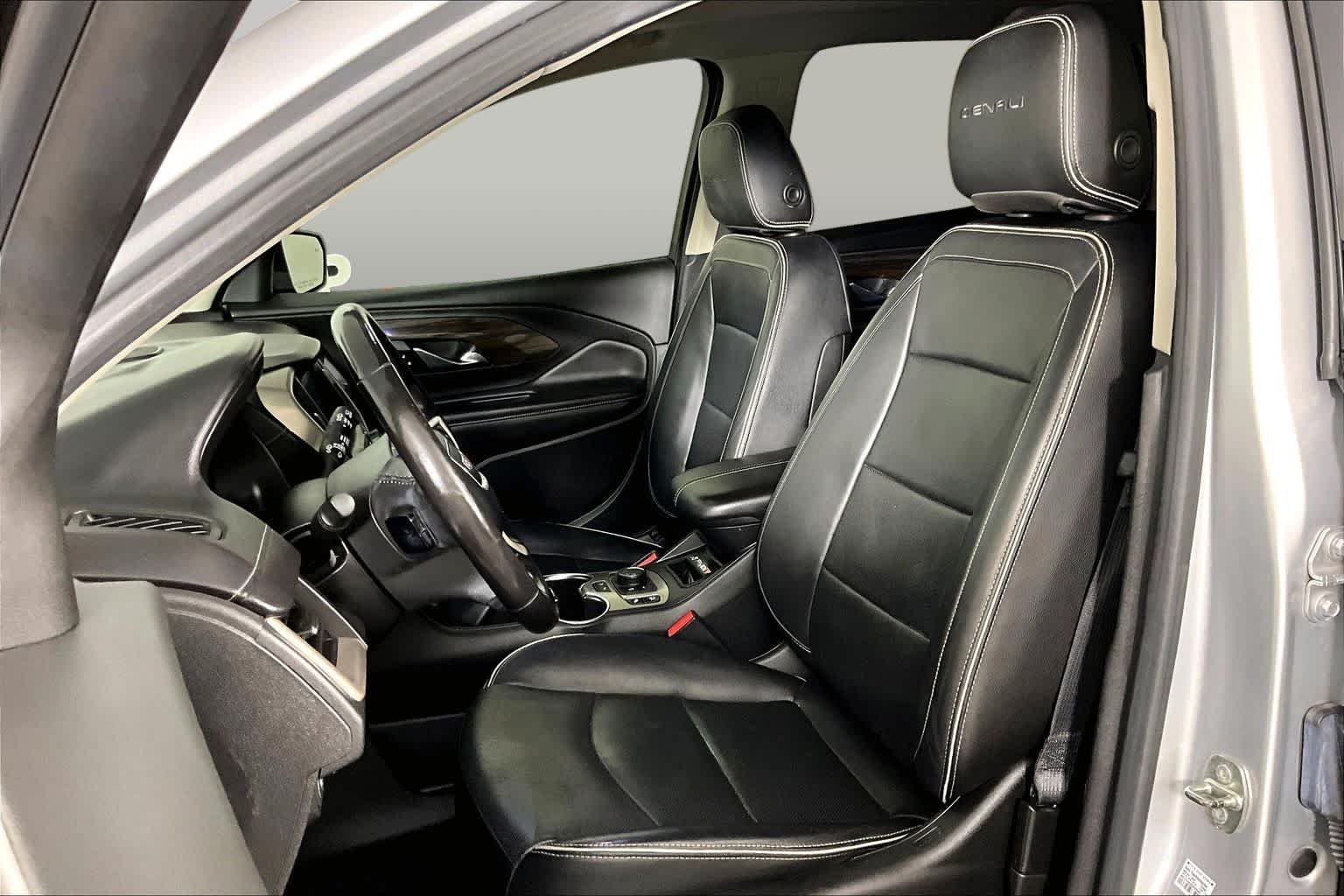 Used 2019 Quicksilver Metallic GMC Denali image 8