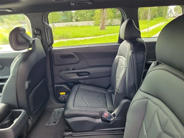 New 2027 Wolf Gray Kia X-LINE SX image 12