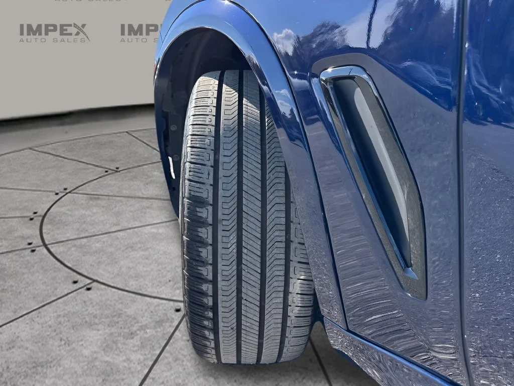 Used 2020 Blue BMW sDrive40i image 35