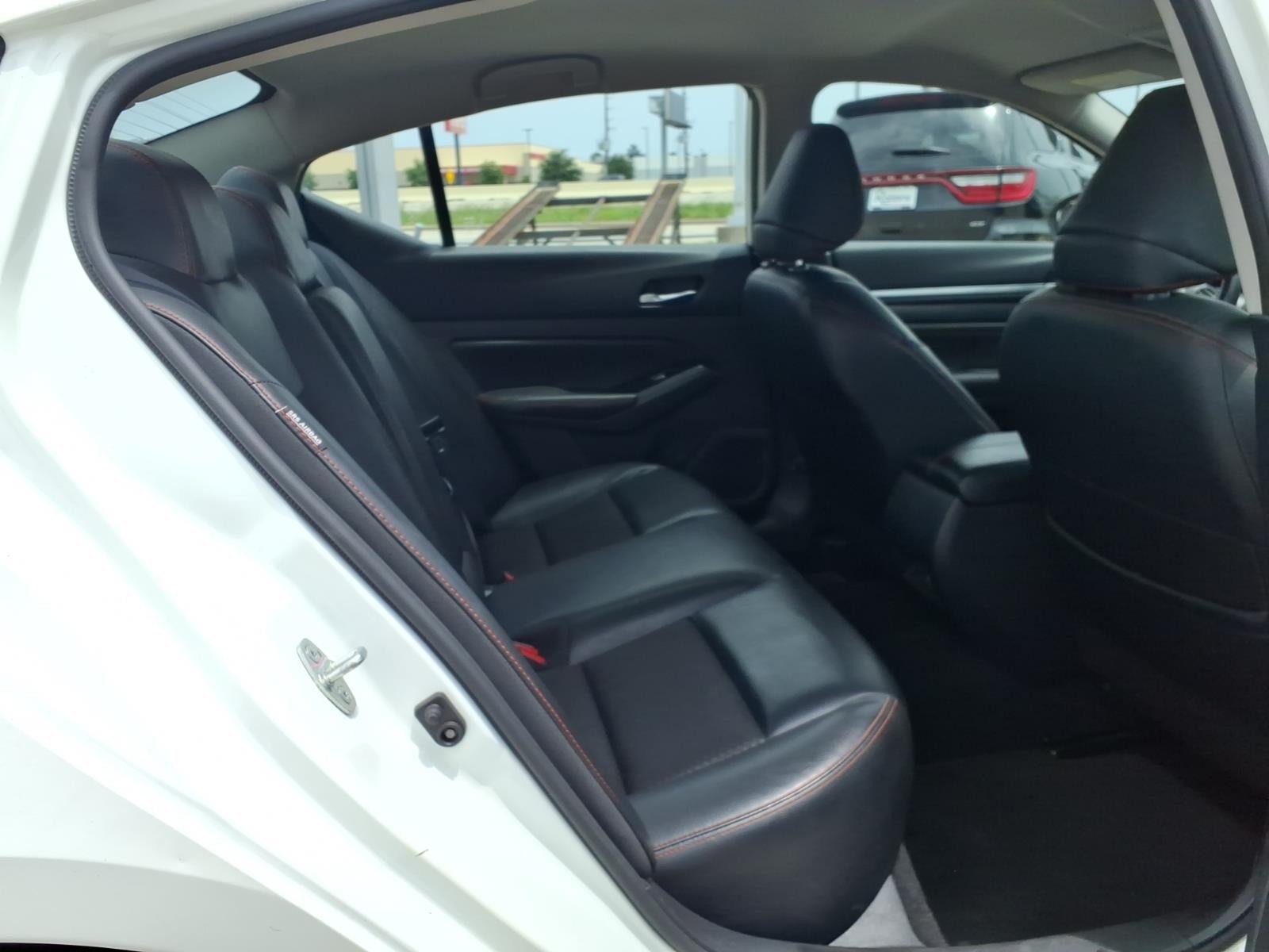 2023 Nissan Altima 2.5 SR White at G Motors