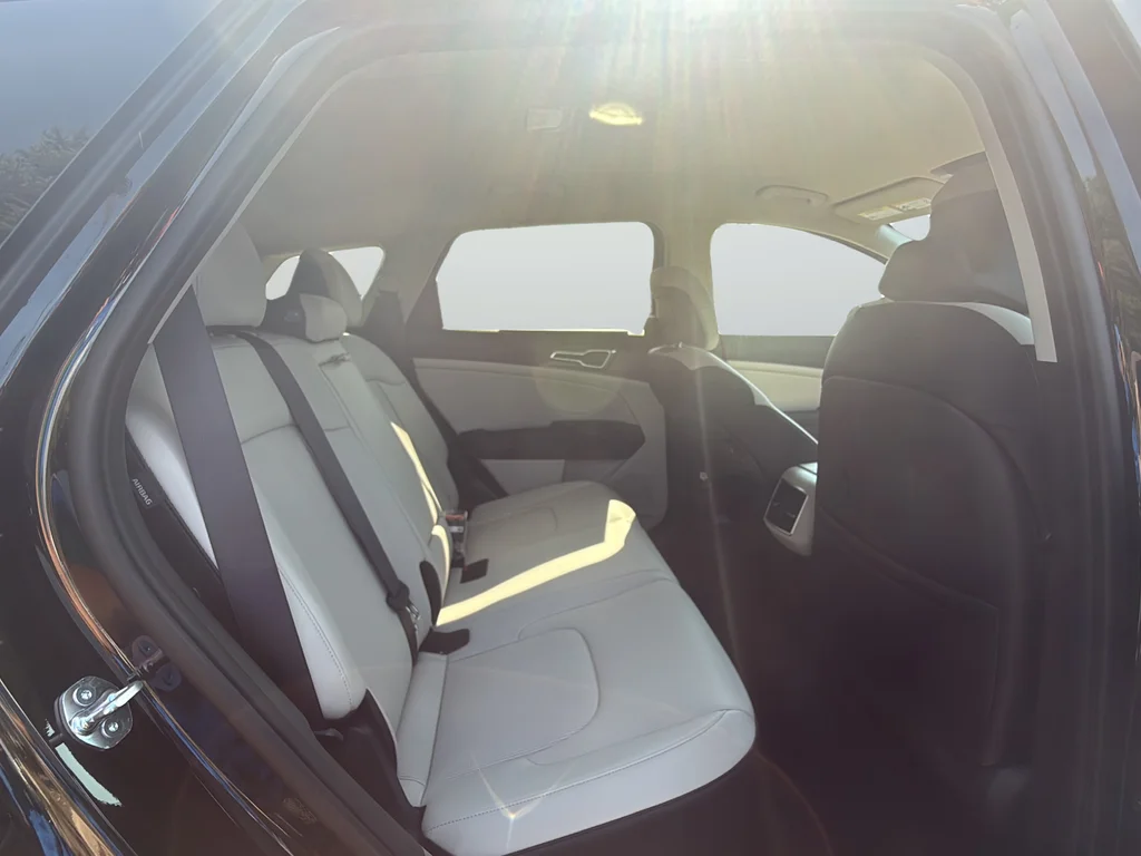 New 2027 Fusion Black Kia EX image 10