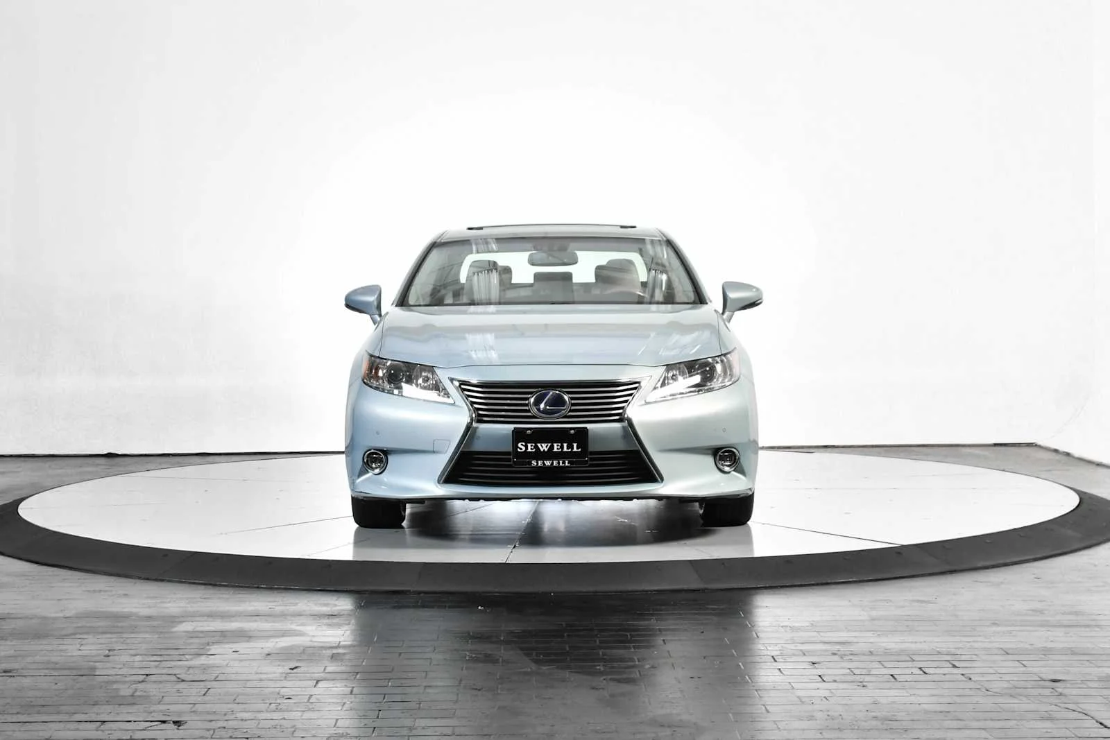 Used 2014 Cerulean Blue Metallic Lexus Hybrid image 8