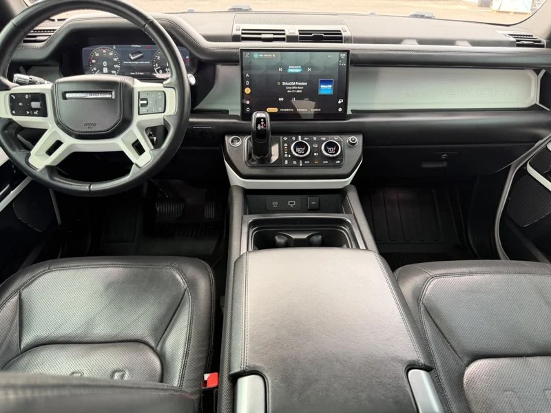 Used 2022 Fuji White Land Rover X-Dynamic HSE image 12