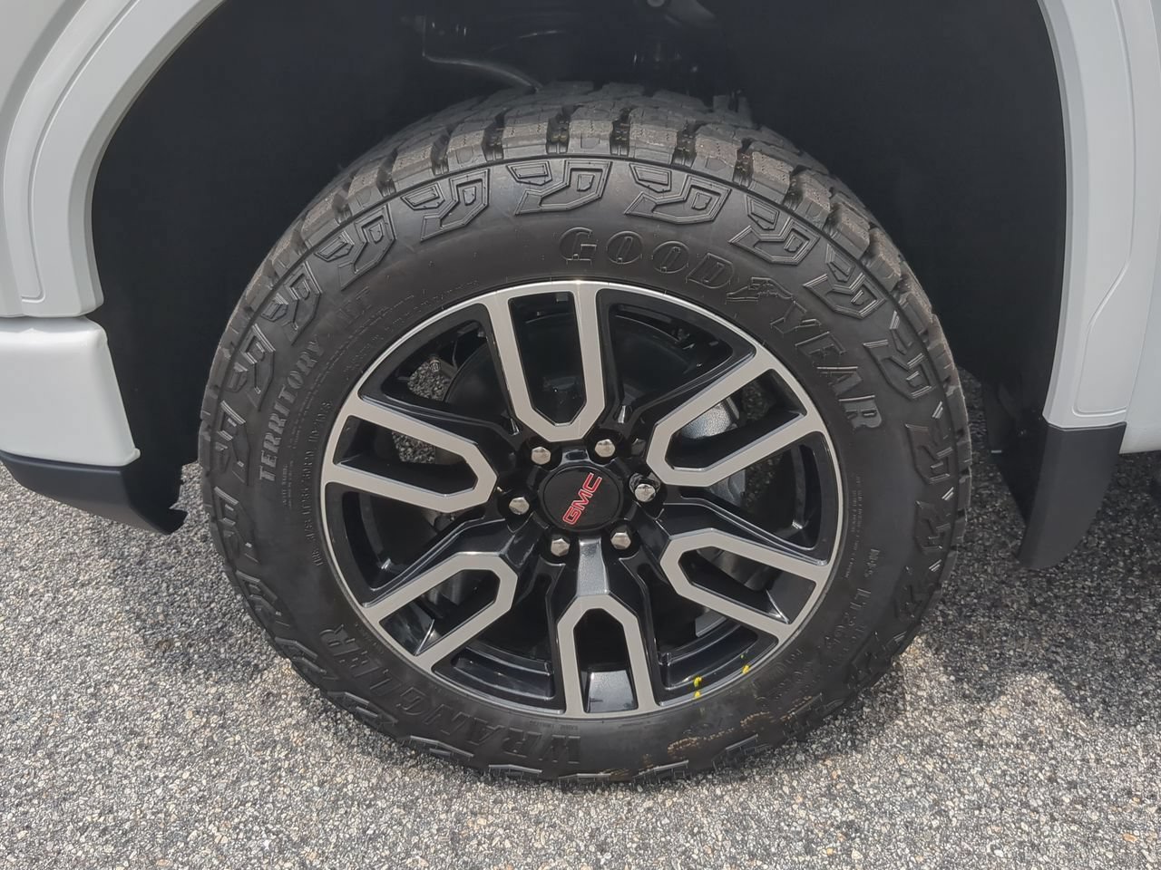 New 2026 Summit White GMC AT4 image 34