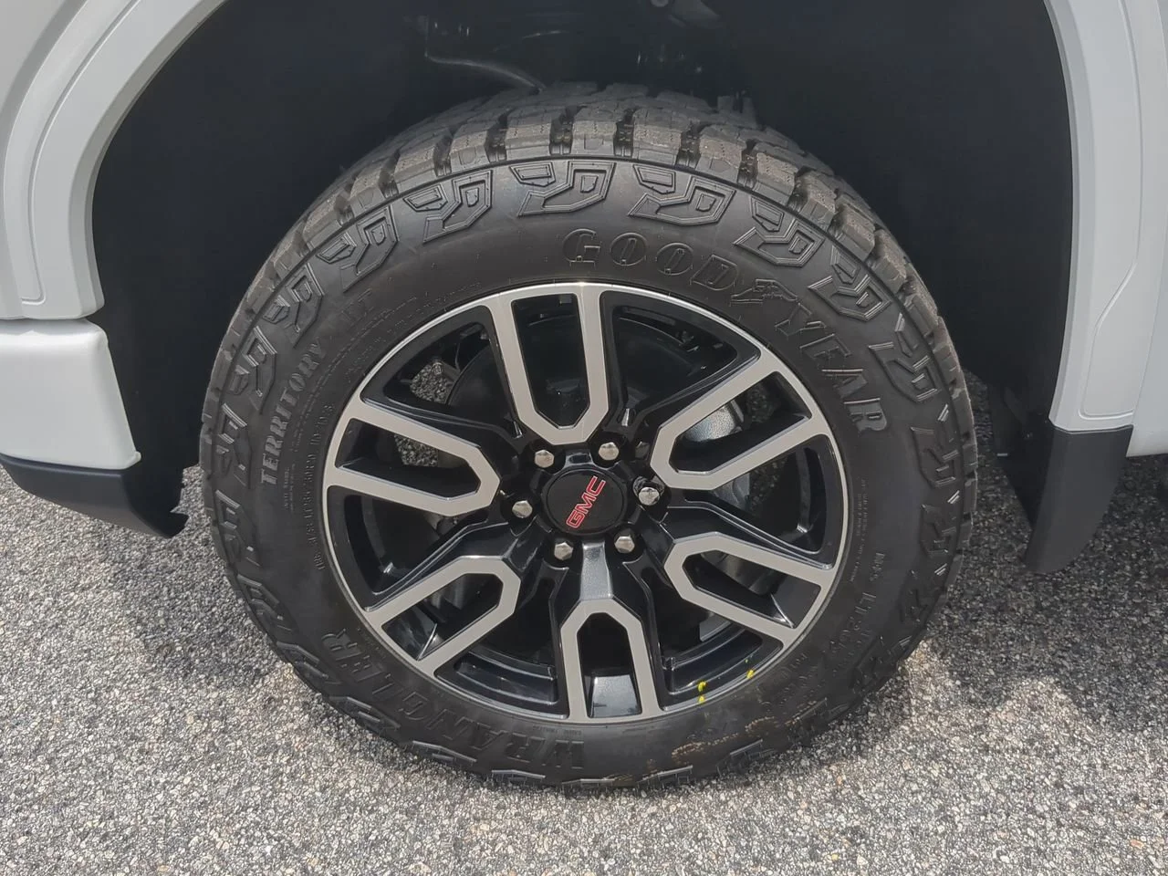New 2026 Summit White GMC AT4 image 34