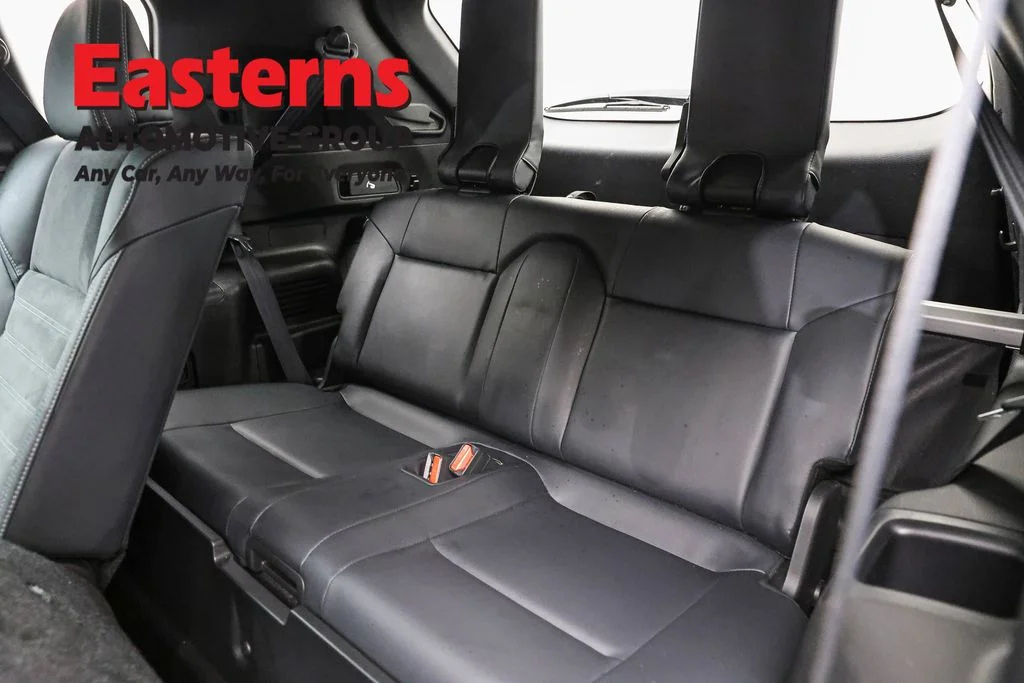 Used 2023 Silver Mitsubishi SE image 90