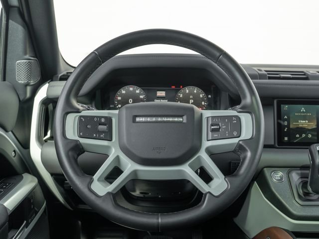 Used 2024  Land Rover SE image 23