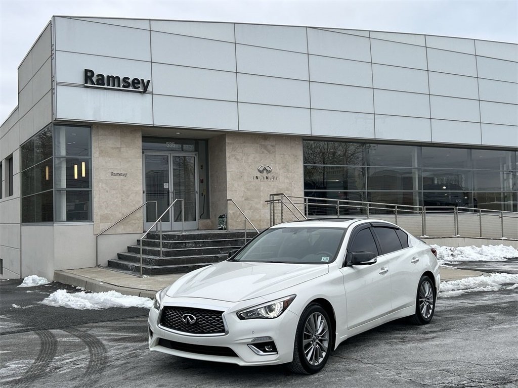 2022 INFINITI Q50 LUXE