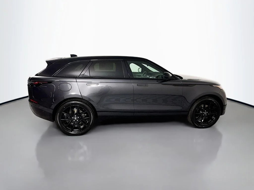 New 2026  Land Rover Dynamic SE image 8