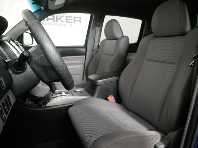 Used 2014 Blue Ribbon Metallic Toyota TRD Sport w/ Extra Value Pkg image 9