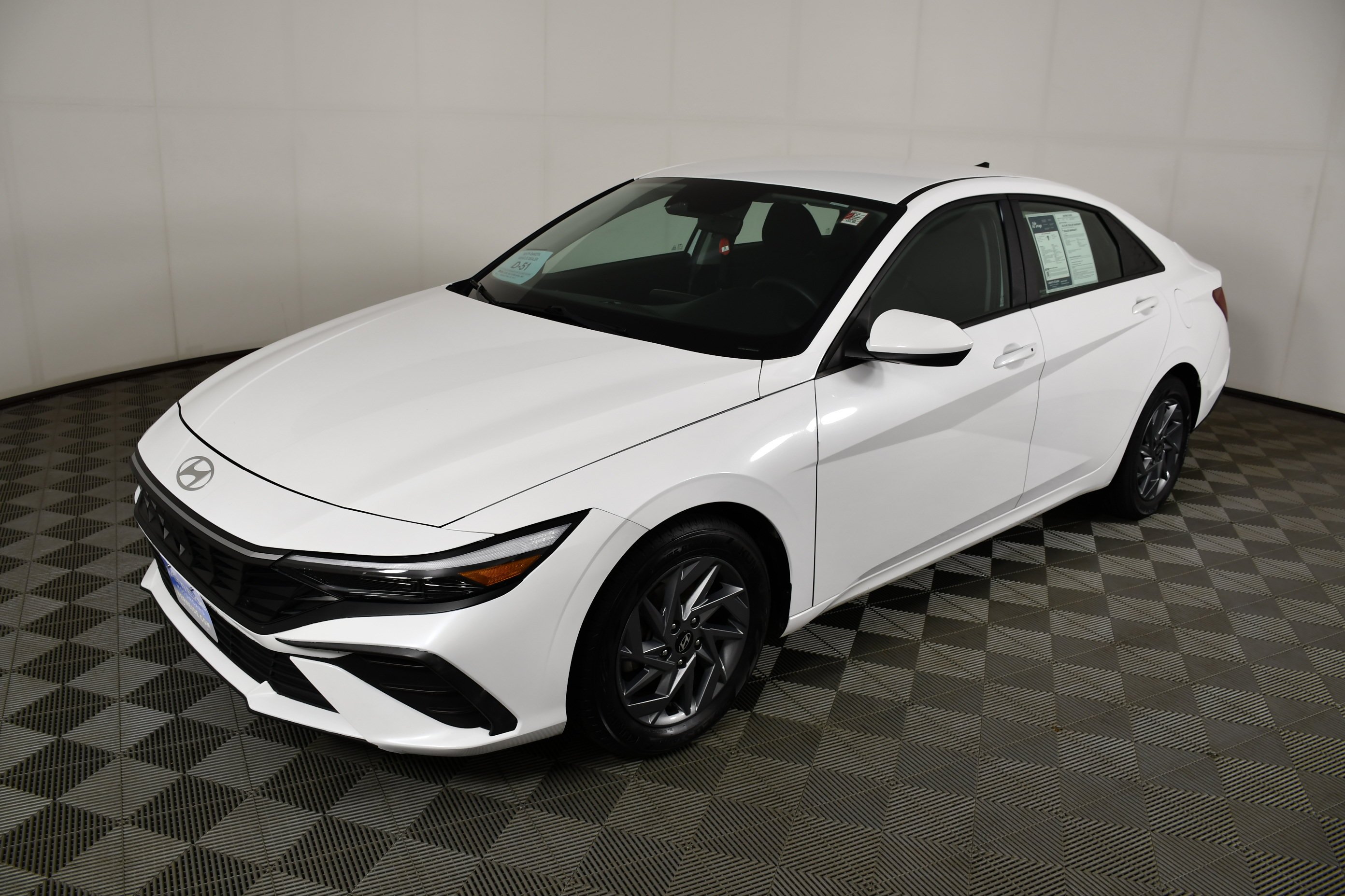 Used 2024 Serenity White Hyundai SEL image 10