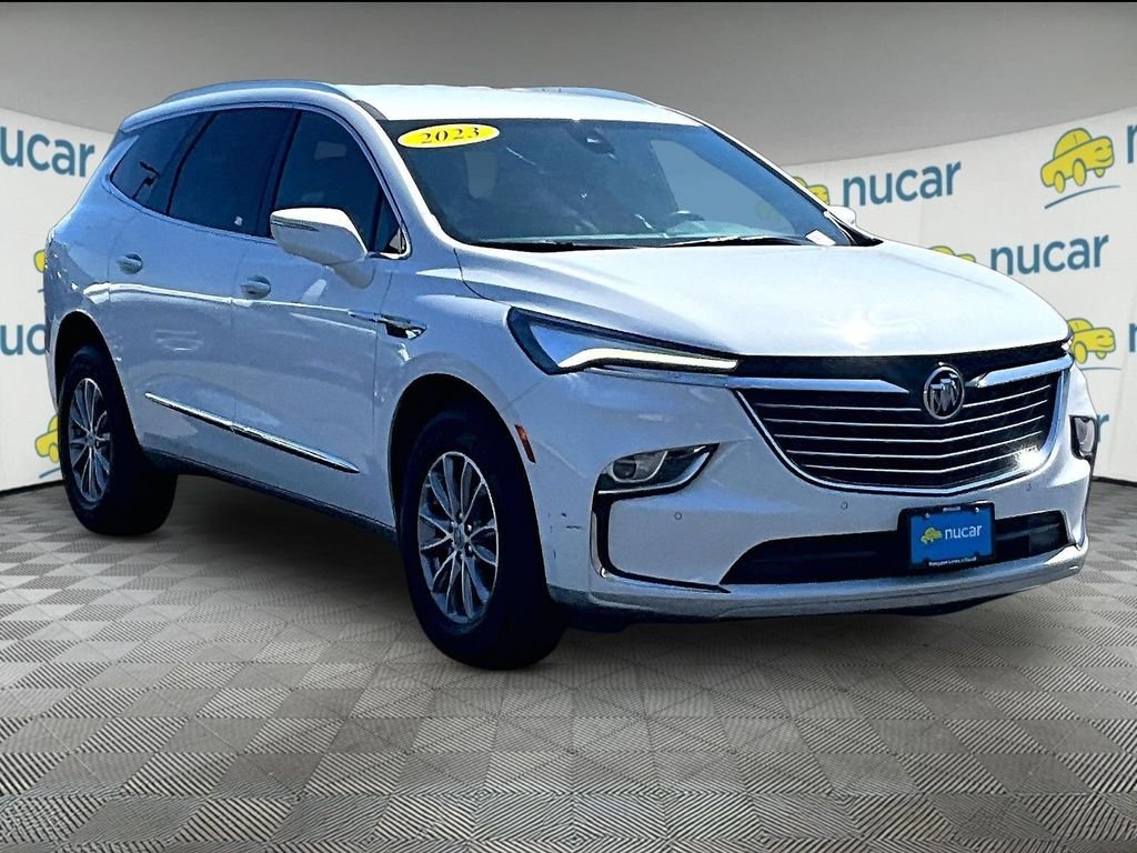 2023 Buick Enclave Essence AWD's photo