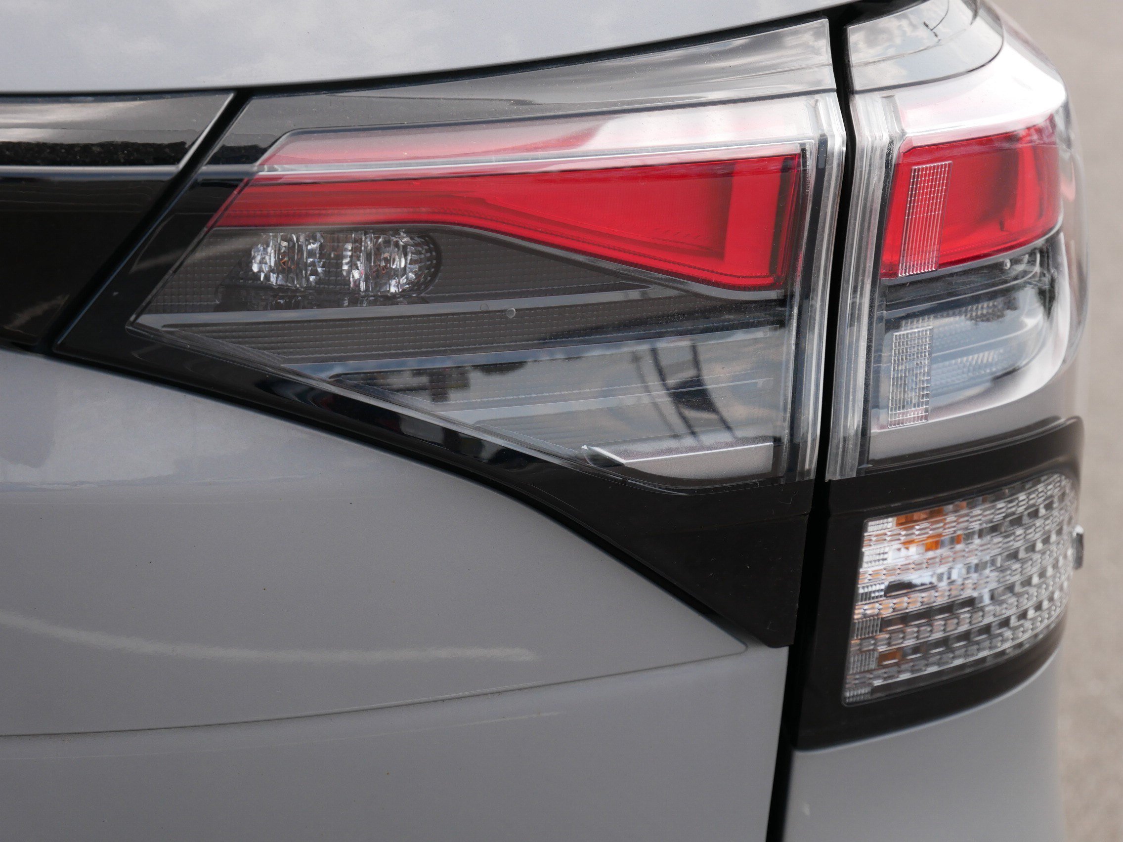 Certified Used 2025 River Rock Pearl Subaru Limited image 17