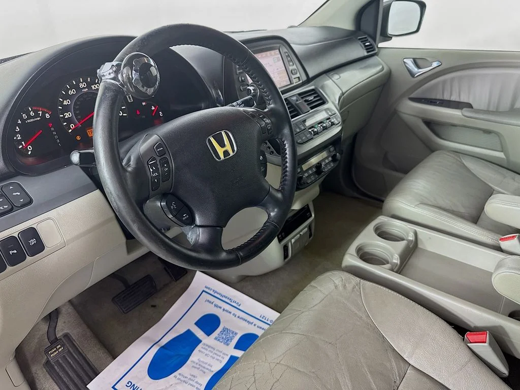 Used 2007 Nimbus Gray Metallic Honda Touring image 10