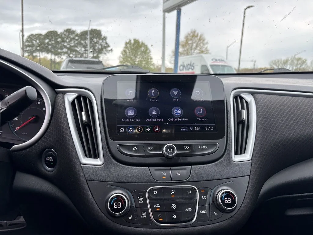 Used 2024 Gray Chevrolet LT image 19