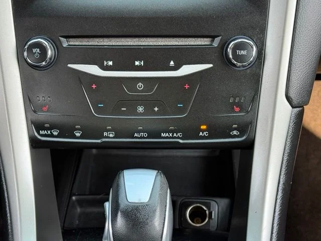 Used 2014 Tuxedo Black Metallic Ford SE image 27
