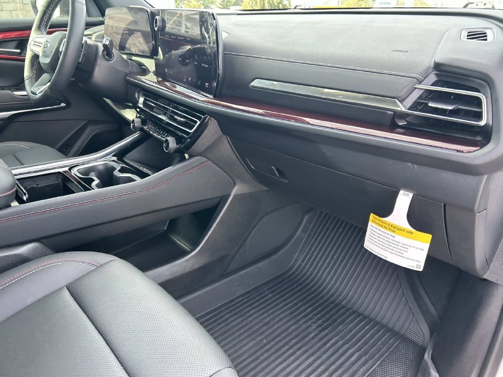 Certified Used 2025 Pearl Chevrolet Z71 image 24