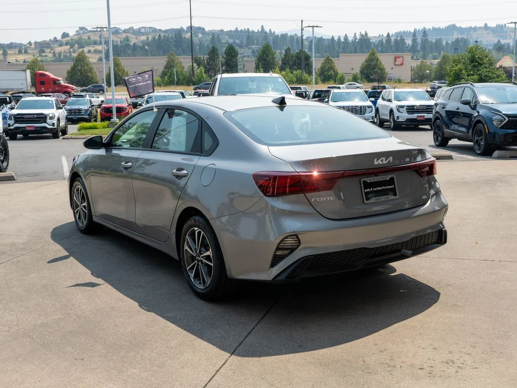 Used 2023 Gray Kia LXS image 5
