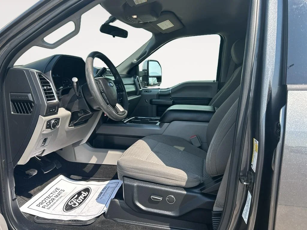 Used 2017 Magnetic Metallic Ford XLT image 6