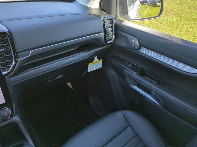 New 2026 Oxford White Ford Lariat® image 17