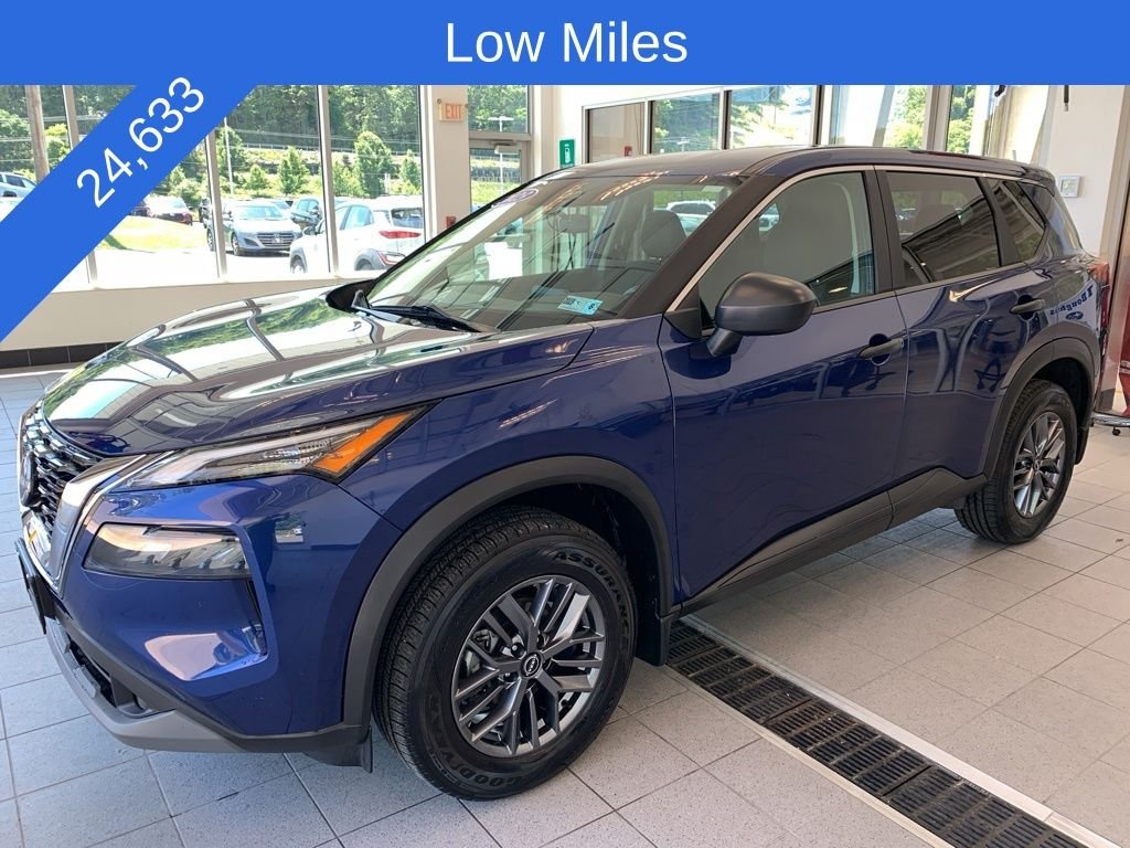 Used 2023 Blue Nissan S image 2
