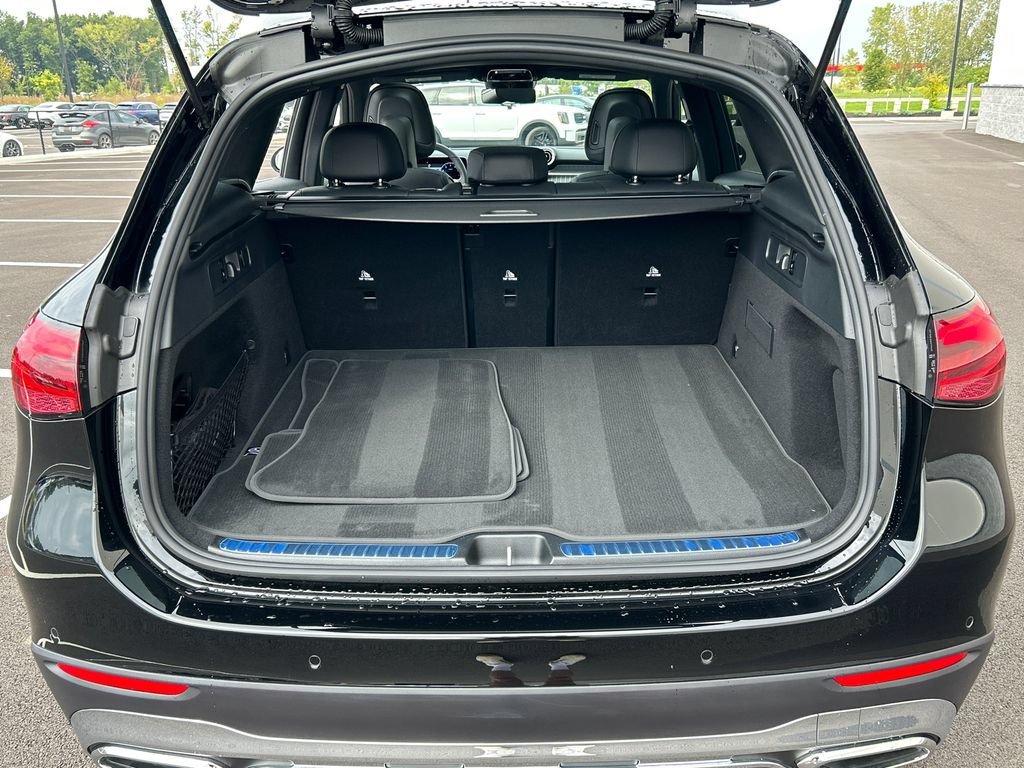 New 2026 Black Mercedes-Benz GLC 300 image 43