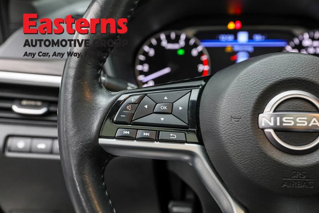 Used 2023 Black Nissan 2.5 SL image 15