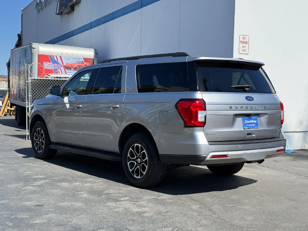 Used 2024 Silver Ford XLT image 9