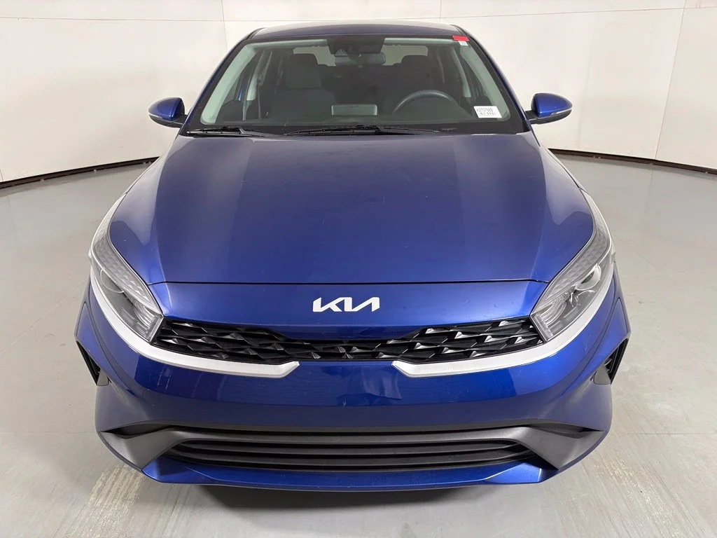 Used 2023 Blue Kia LXS image 3