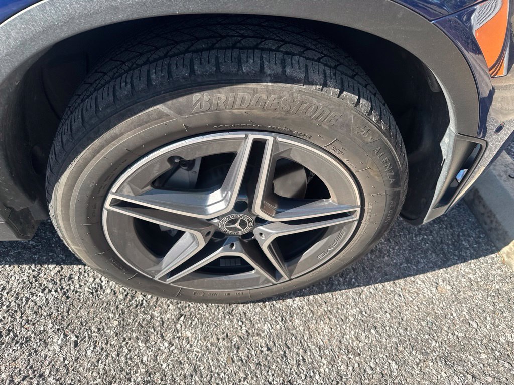 Used 2021 Brilliant Blue Metallic Mercedes-Benz GLC 300 image 13