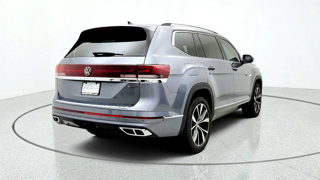 Used 2024 Platinum Gray Metallic Volkswagen 2.0T SEL Premium R-Line 4MOTION image 5