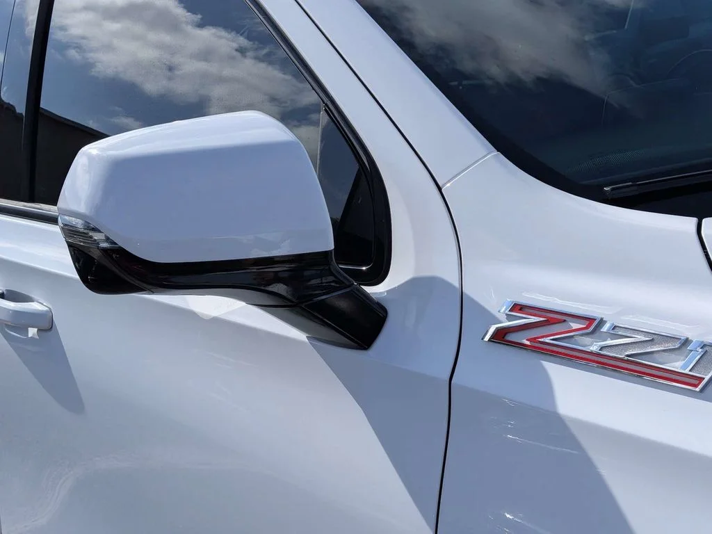 Used 2022 White Chevrolet Z71 image 11