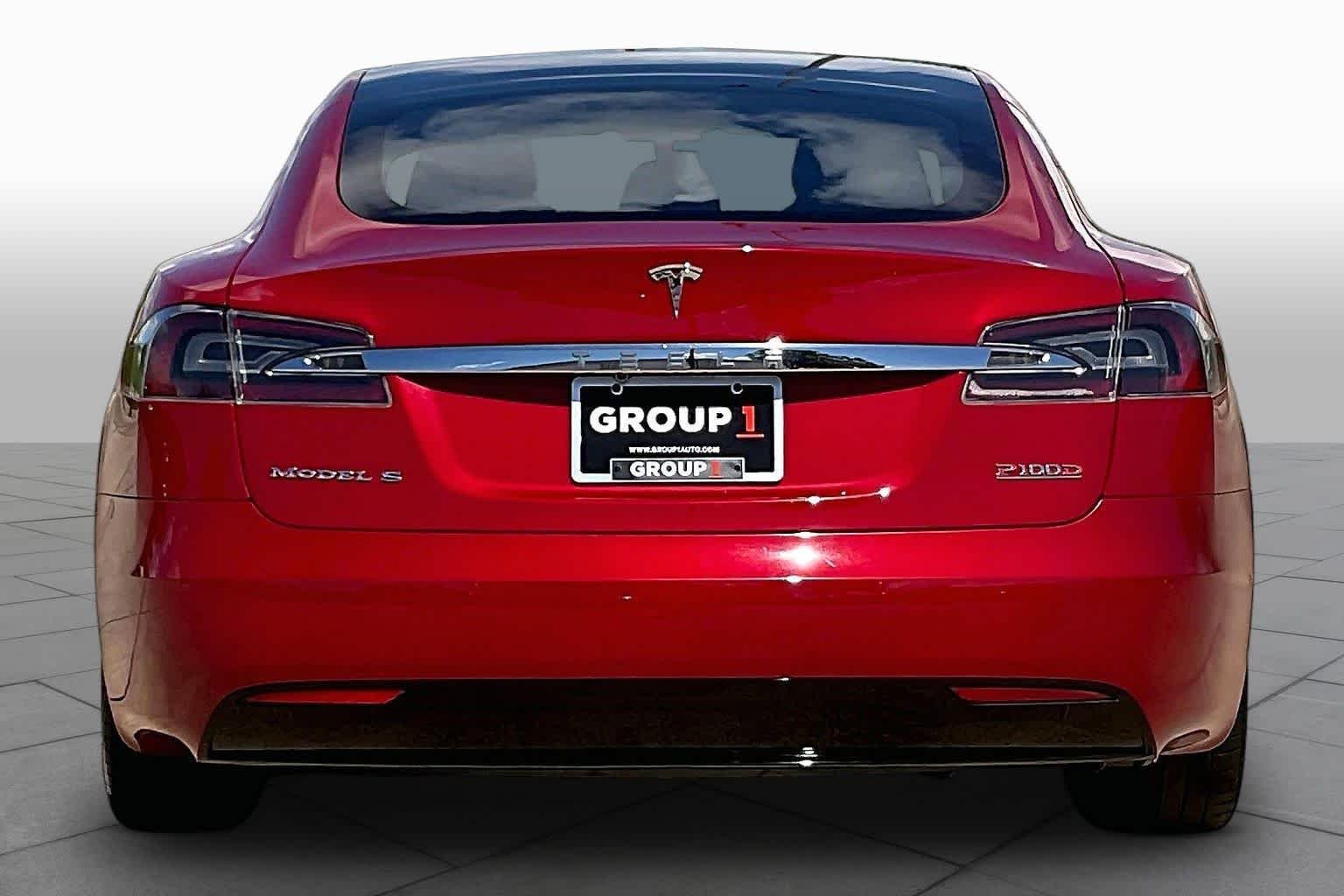 Used 2018 Red Multi-Coat Tesla 75D image 3