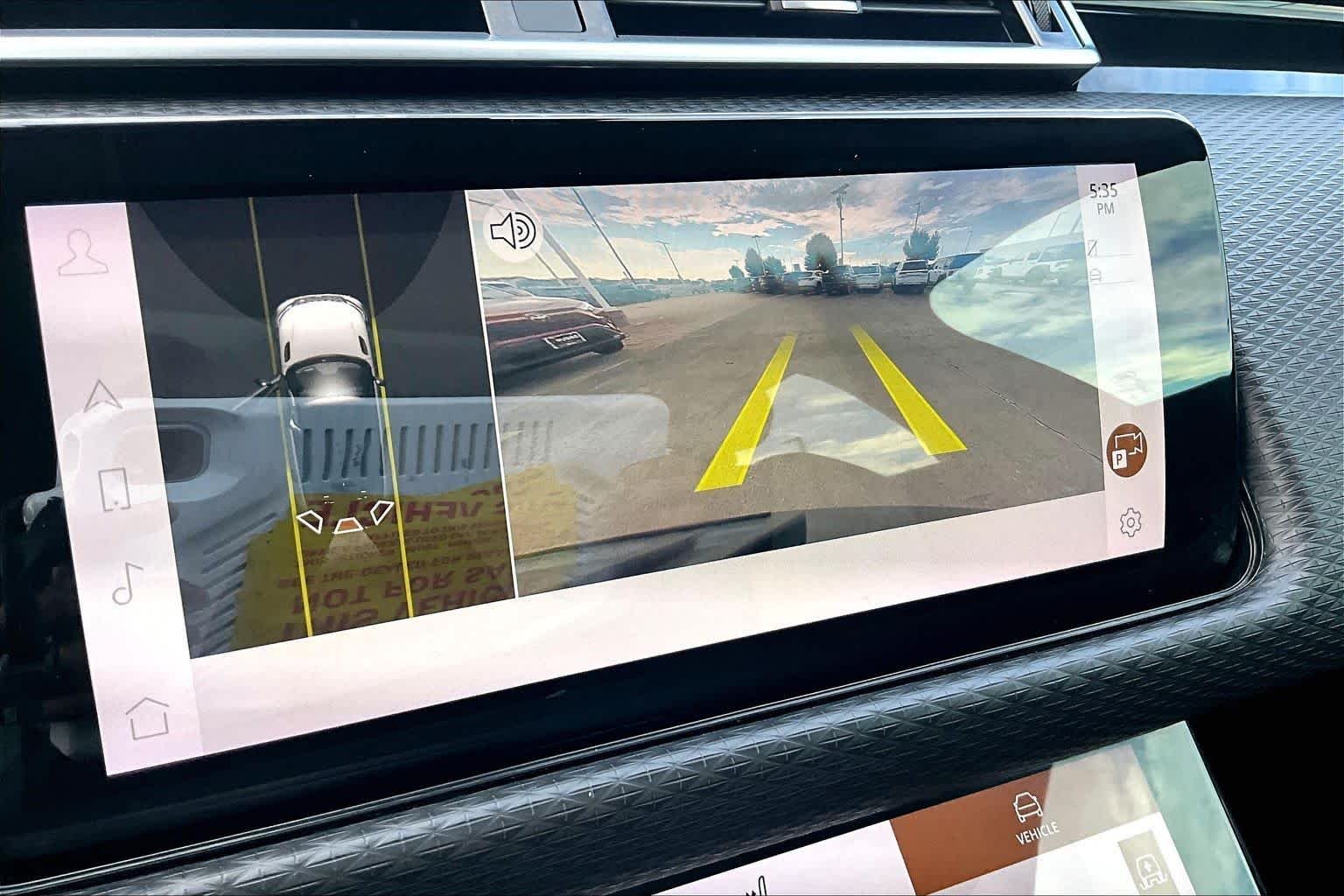 Used 2022 Santorini Black Metallic Land Rover R-Dynamic S image 27