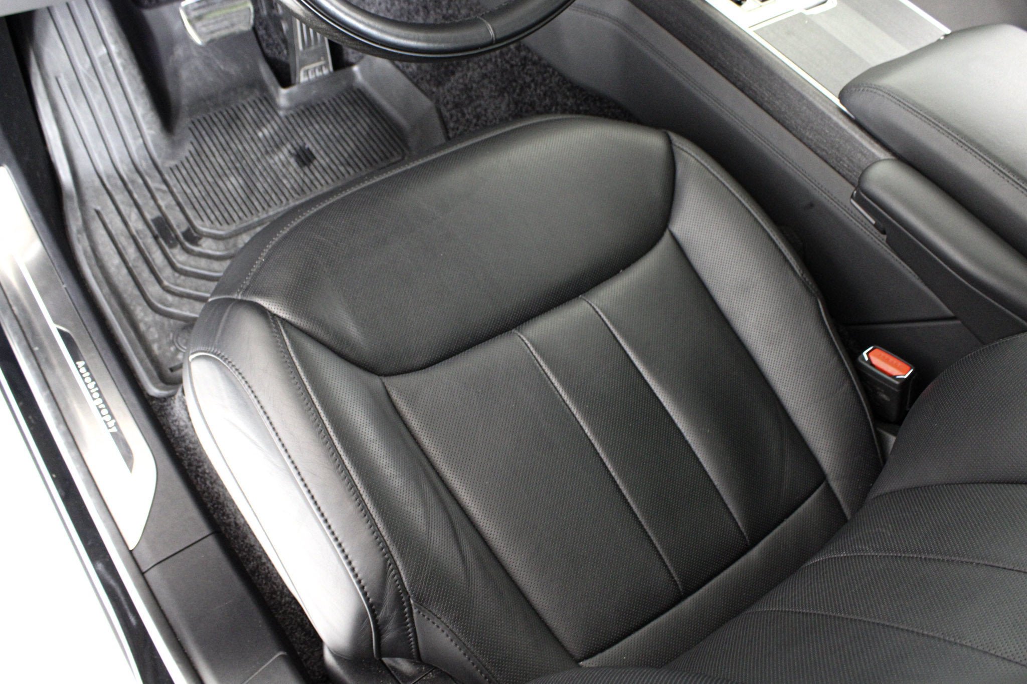 Used 2025 Black Land Rover Autobiography image 30
