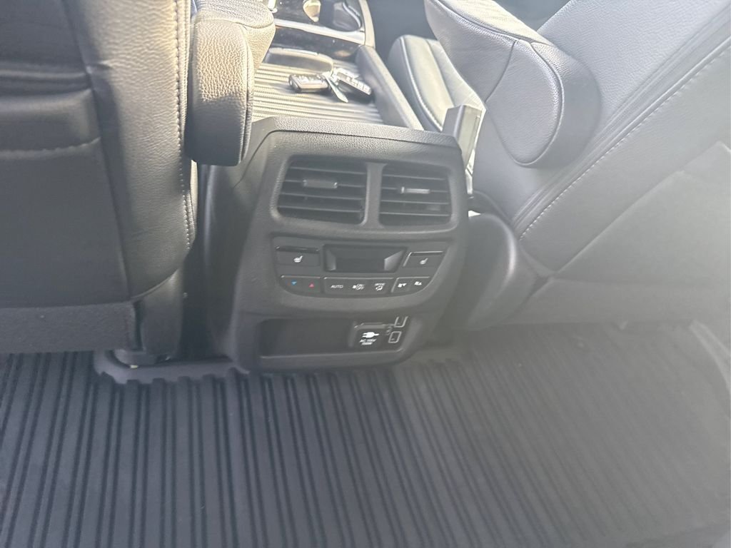 Used 2019 White Diamond Pearl Honda Touring image 18