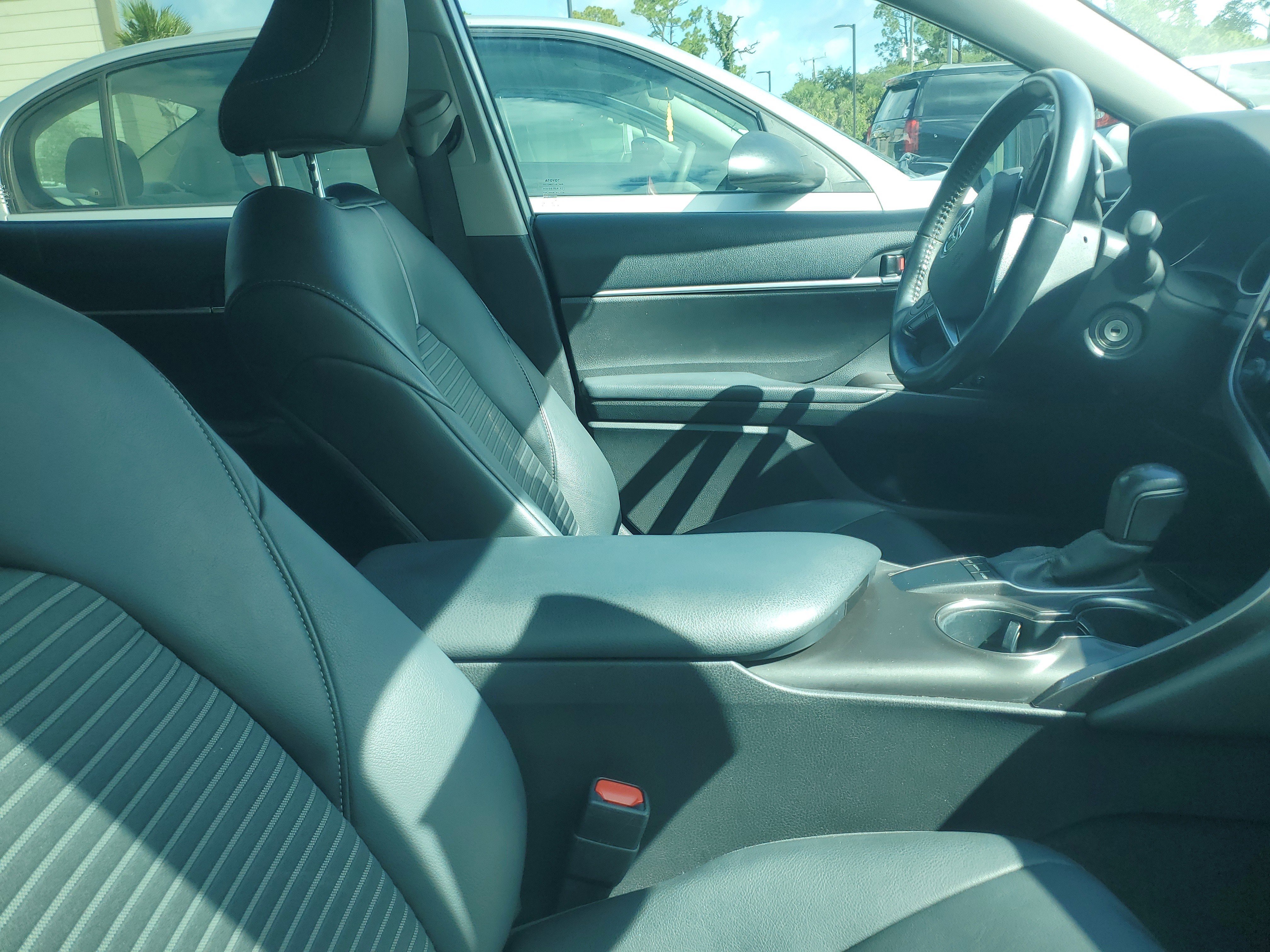 Used 2022 Celestial Silver Metallic Toyota SE image 9