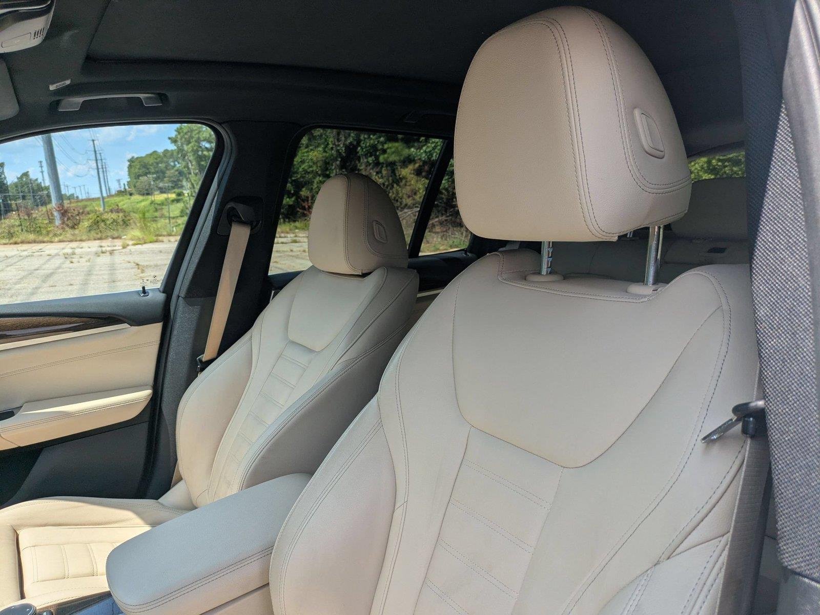 Used 2020 Alpine White BMW sDrive30i image 13