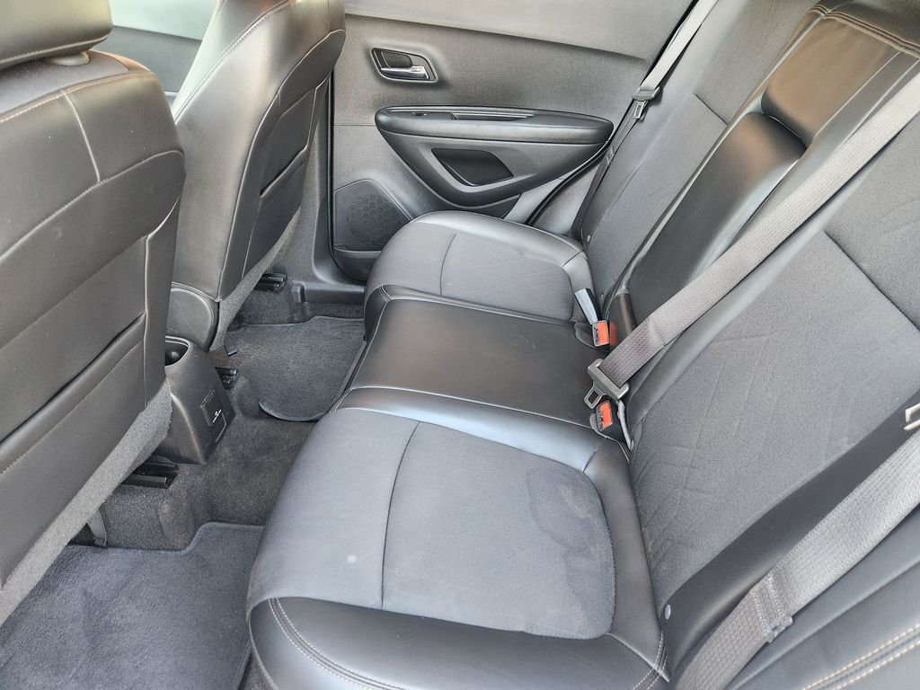 Used 2022 Summit White Chevrolet LT image 32